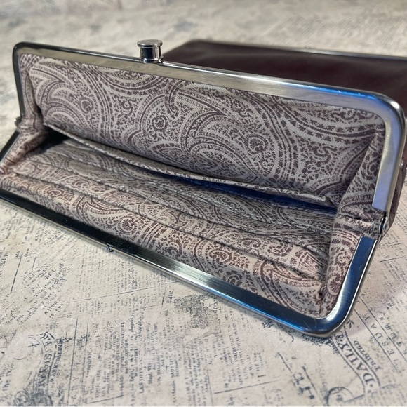 HOBO Lauren Brown Leather clutch wallet - Picture 10 of 13